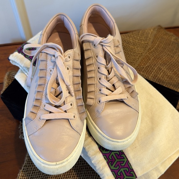 TORY BURCH RUFFLE SNEAKER Pink Leather Size 7.5 - Picture 3 of 10